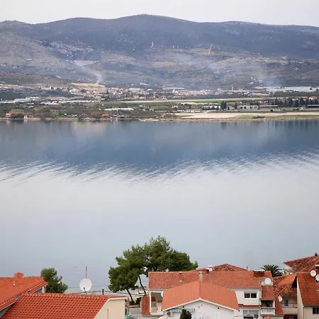 Nena Trogir